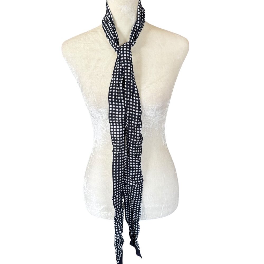 Women's black and white square patterned rectangle scarf tie - Picture 2 of 4